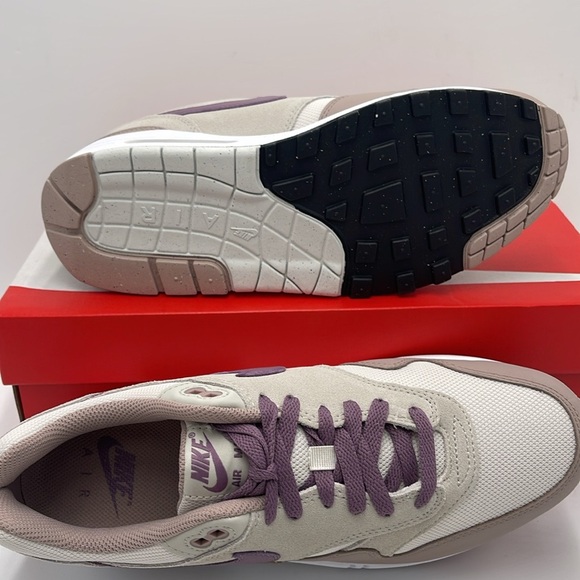 Nike Men’s Nike Air Max 1 SC
Light Bone/Phantom/ Diffused Taupe/Violet Dust - Picture 7 of 14